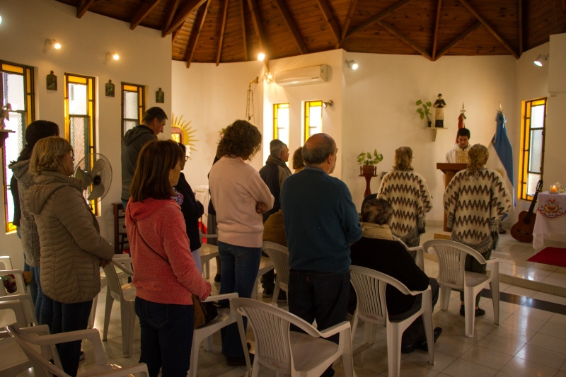 Misa en el Hogar de Ancianos