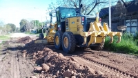 Nivelado y entoscado de la calle Maipú del casco urbano