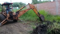 Zanjeo y limpieza de desagües pluviales en La Capilla