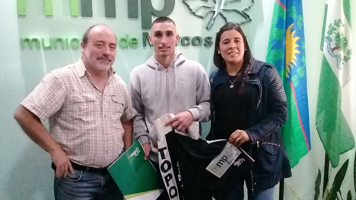 El intendente entregó el auspicio del Municipio al boxeador Facundo Arce