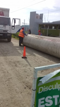 Colocacion de caños de desagüe pluvial en Las Talitas