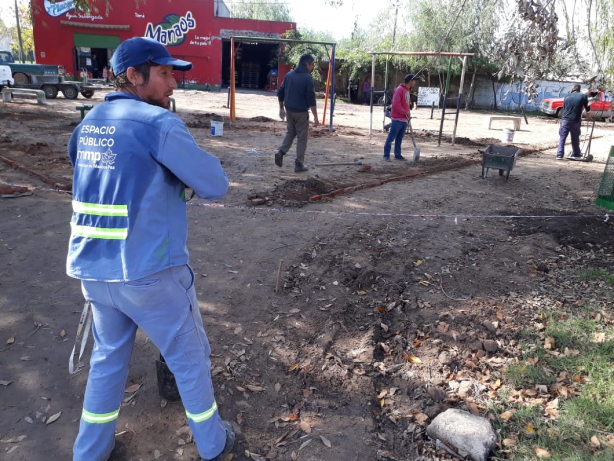 Mejoras en la plaza del acceso al barrio La Loma