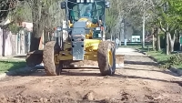 Nivelado y entoscado de calles del barrio La Paz