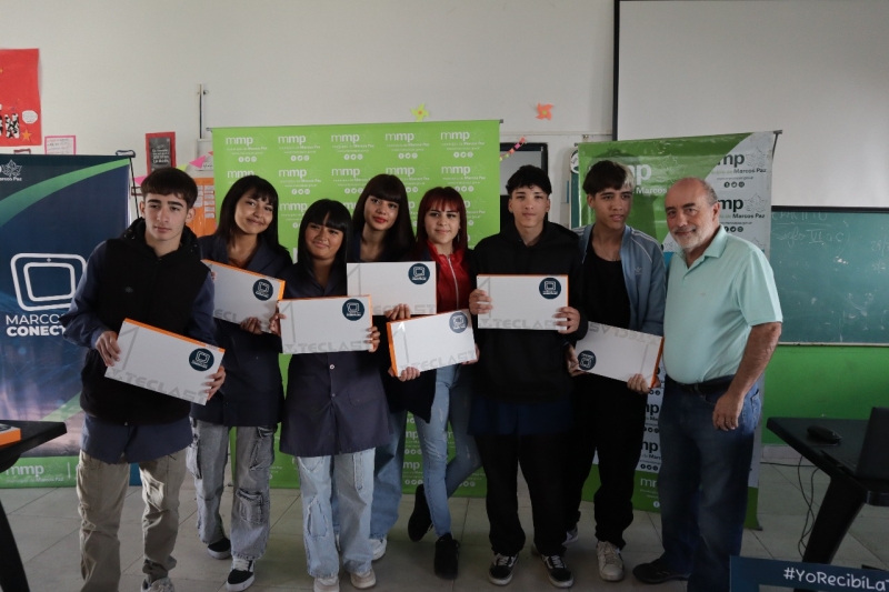 Primera entrega de tablets del programa “Marcos Paz Conectada”