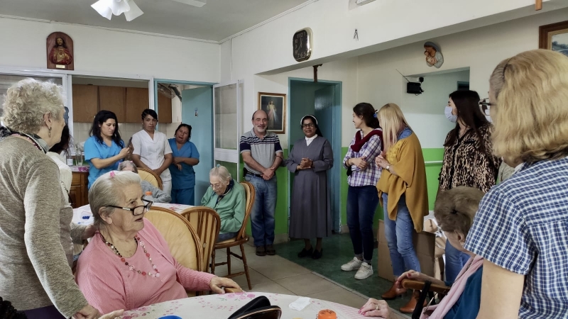 Visita al Hogar de Ancianos Municipal