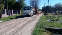 Obras y Servicios, nivelado y entoscado en Santa María