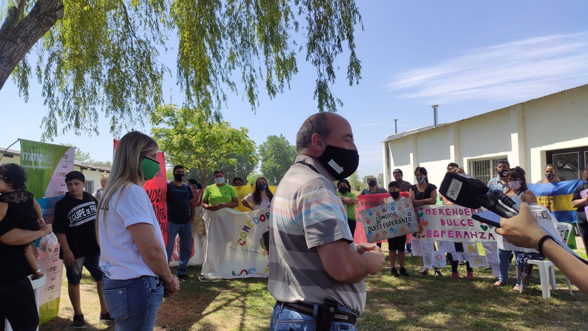 Encuentro de fin de año y reconocimiento a los 40 merenderos comunitarios que asiste el Municipio.