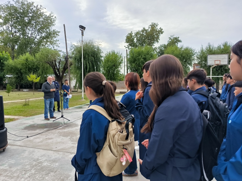 Ricardo Curutchet particip&oacute; del inicio del ciclo lectivo en la Escuela T&eacute;cnica N&ordm;1