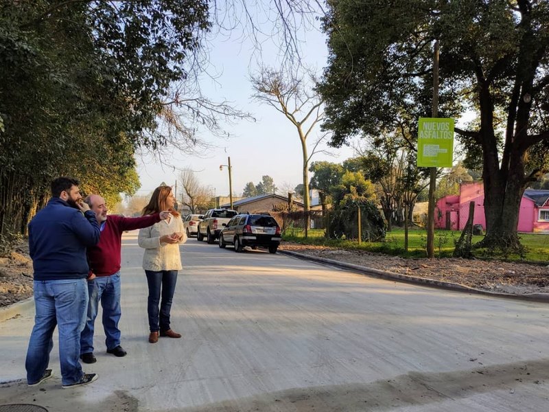 Nuevo Asfalto de hormigón de calle Alsina