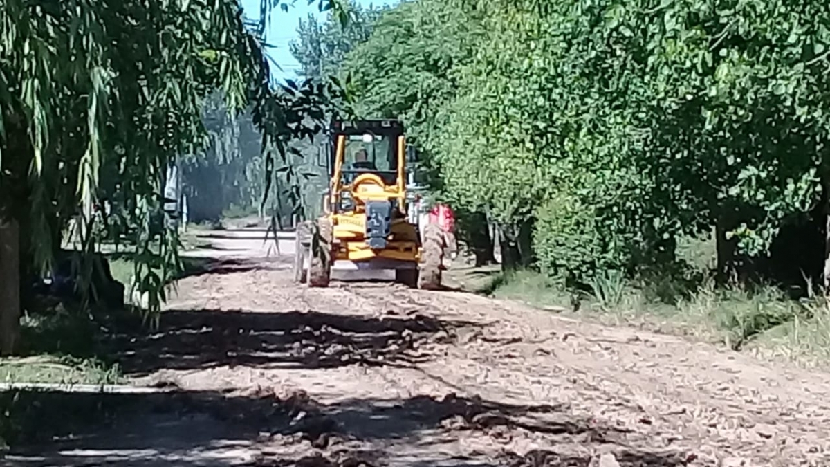 Nivelado de calles en La Capilla y La Recova