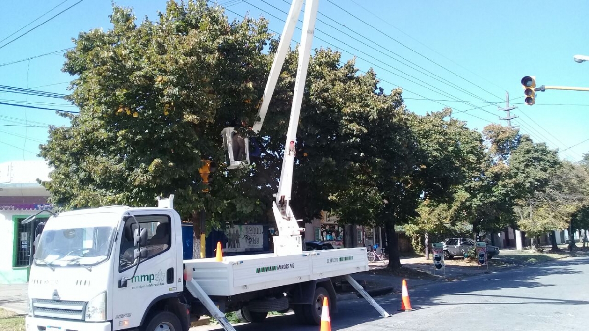 Reparación de semáforos en Cuatro Esquinas