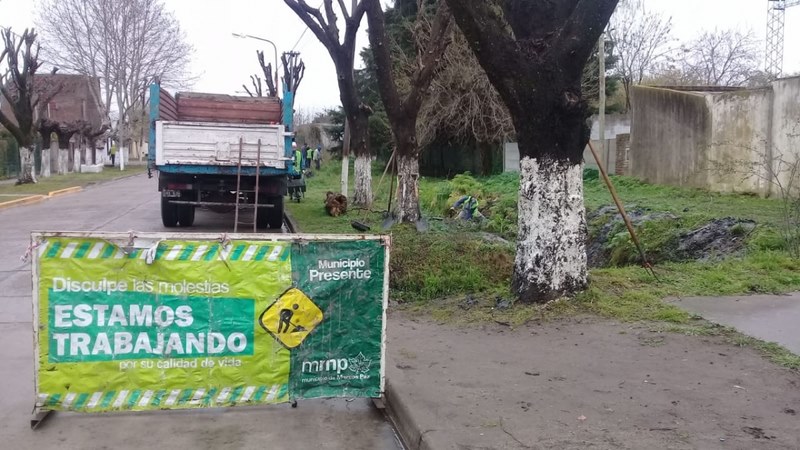 Limpieza del canal pluvial de Aristóbulo del Valle y D&#039;Agnillo