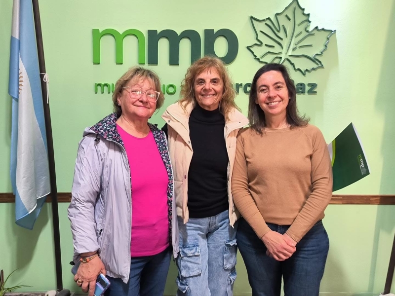 Entrega de apoyo económico a la Escuela de Educación Especial Nº501