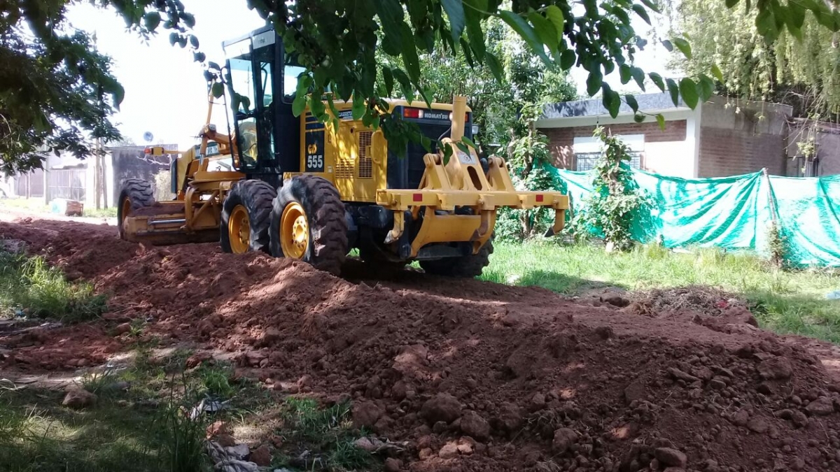 Obras y Servicios, nivelado y entoscado en Santa Catalina