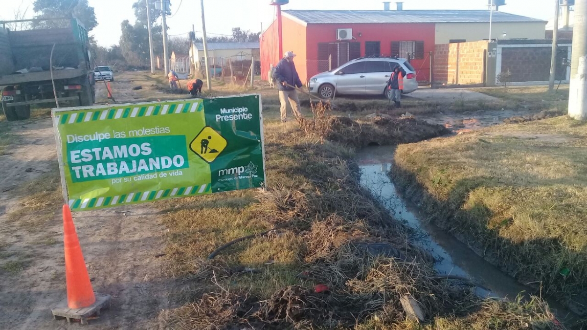 Zanjeo y limpieza de desagües en Las Talitas y El Prado