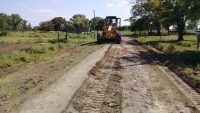 Continúa el nivelado de calles en Urioste