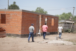 El intendente recorre avance de obra 38 viviendas Programa Casa Propia Procrear Municipal.