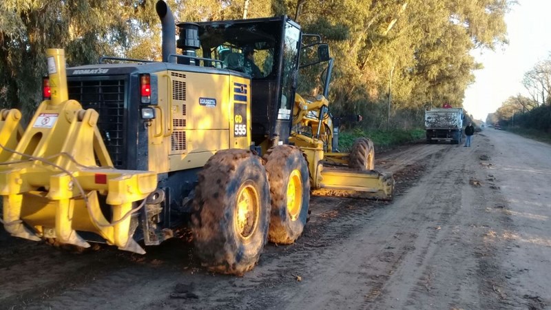 Nivelado y entoscado de Ferrari y Libertad en zonas rurales