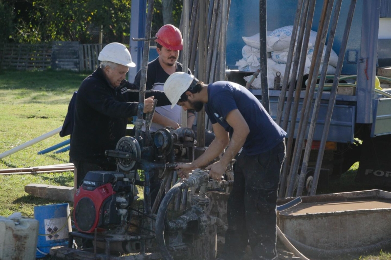 El Municipio coloca un nueva bomba para mejorar la presi&oacute;n en el barrio Fonavi