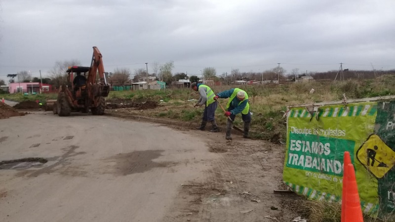 Colocación de un caño de desagüe en La Paz