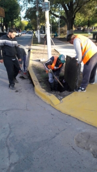 Limpieza de una cámara de desagüe pluvial