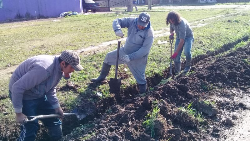 Trabajos de zanjeo en El Zorzal