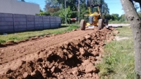 Obras y Servicios, nivelado y entoscado de calles en Santa María