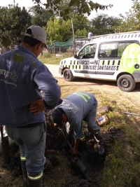 Arreglo de pérdida de agua en el Barrio Santa María