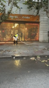 Hidrolavado de veredas en zonas de circulación