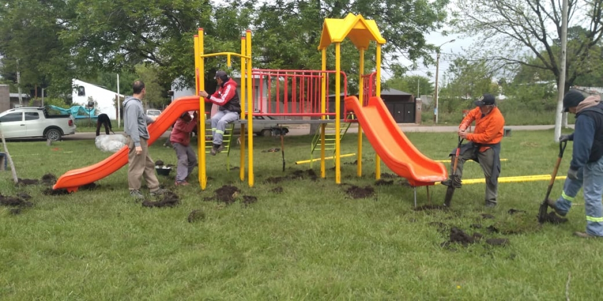 Nuevos juegos infantiles en la plaza de barrio Martín Fierro