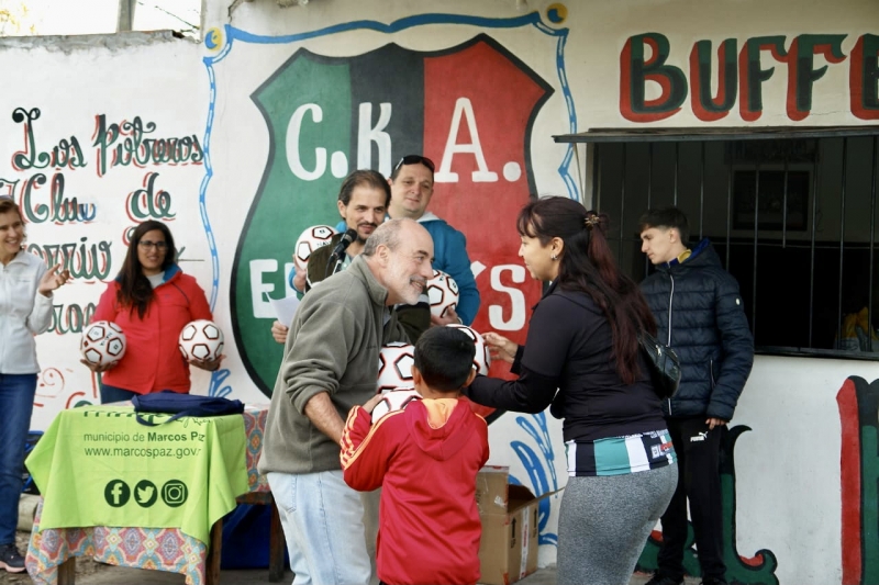 Entrega de pelotas