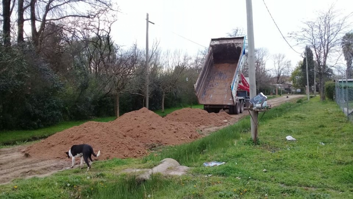 Nivelado y entoscado en calles de La Milagrosa