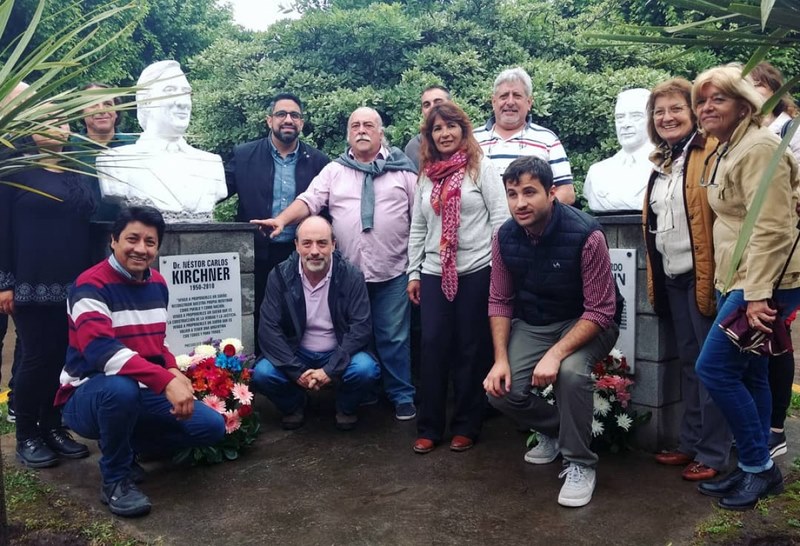 Homenaje a los ex presidentes Raúl Alfonsín y Néstor Kirchner