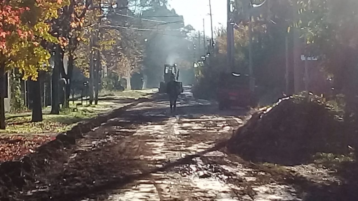 Nivelado de la calle Urquiza en La Capilla