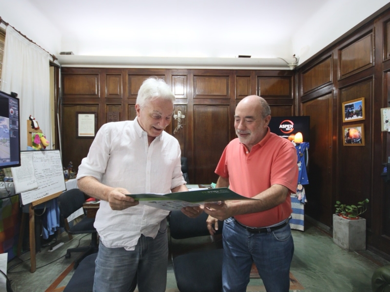 Firma de convenio con la empresa Natulac SRL que ya opera plenamente en el parque industrial