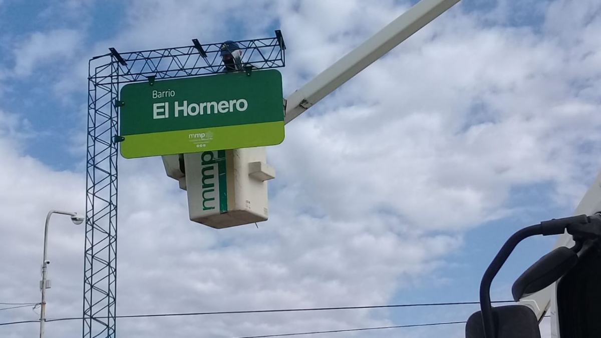 Luminarias y cámaras de seguridad, en las entradas de los barrios