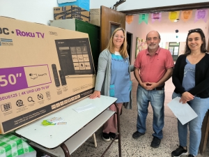 Entrega de equipamiento a la Escuela Primaria N°3