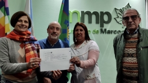 Entrega de apoyo económico