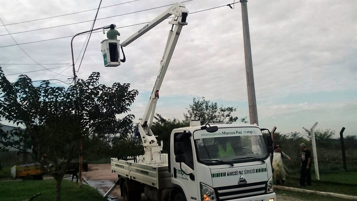 Reparación de luminarias en Don Rolando