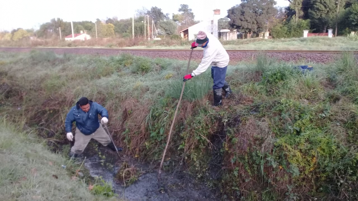 Limpieza de desagües pluviales en La Recova