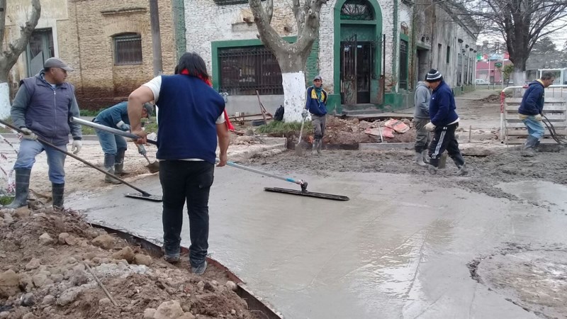 Repavimentación de la esquina de Belgrano y Alsina