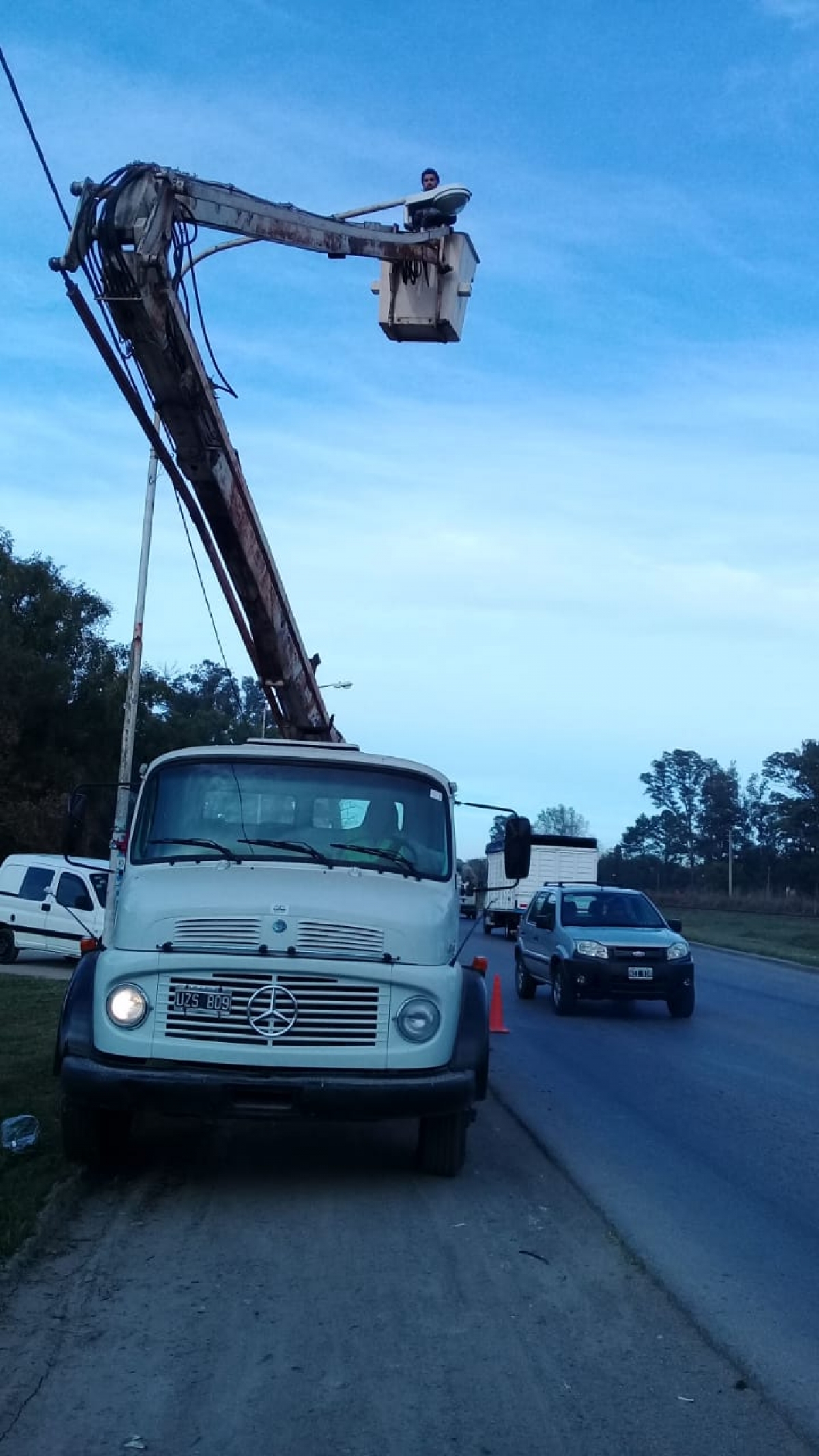 Reparación de luminarias en la Ruta 40