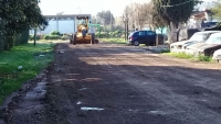 Tareas de nivelado de la calle Tacuarí