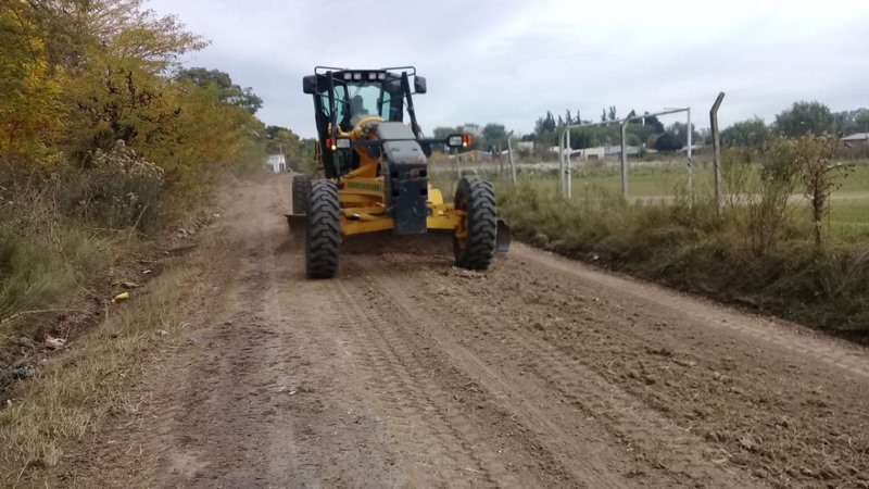 Nivelado de calles en el barrio Santa María