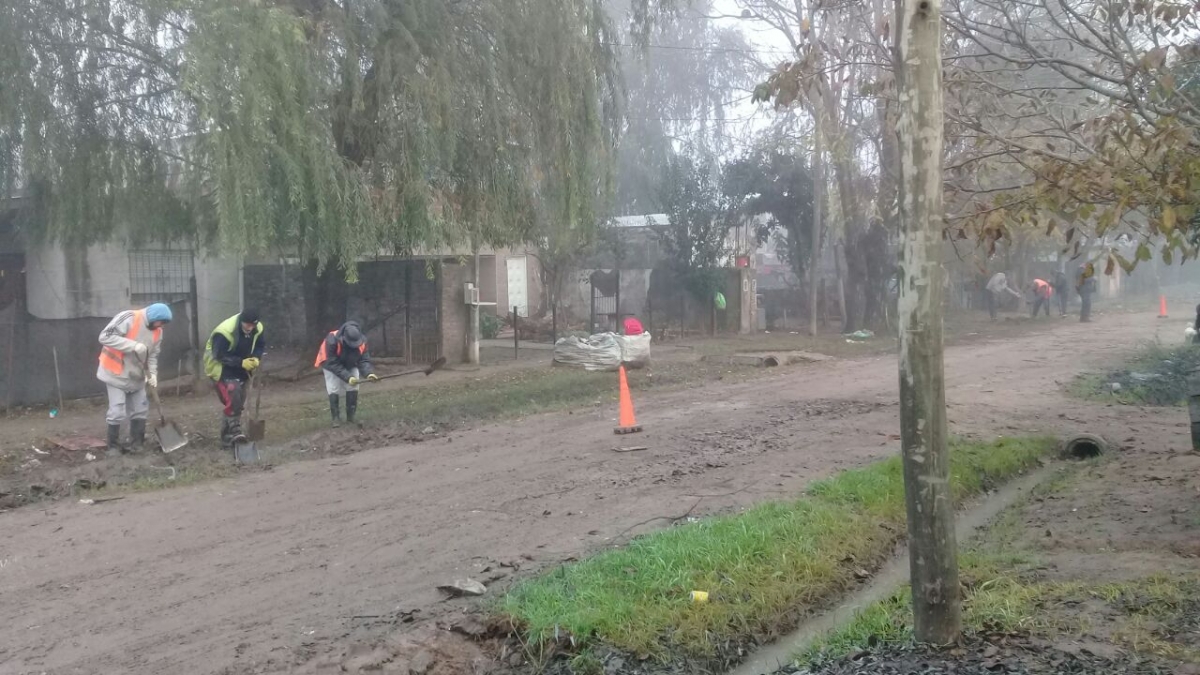 Zanjeo y limpieza de desagües pluviales en Santa Catalina