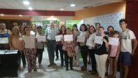 Entrega de certificados del curso de manipulación de alimentos