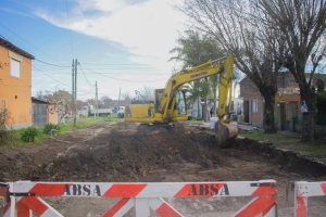 Comenzaron los trabajos para el asfaltado de calle Amoedo