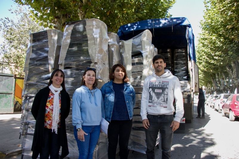 Nuevo mobiliario en escuelas del distrito